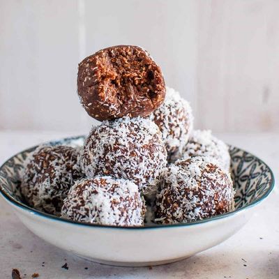 Encrusting Date Ball Maker 220V 380V Protein Ball Making Machine